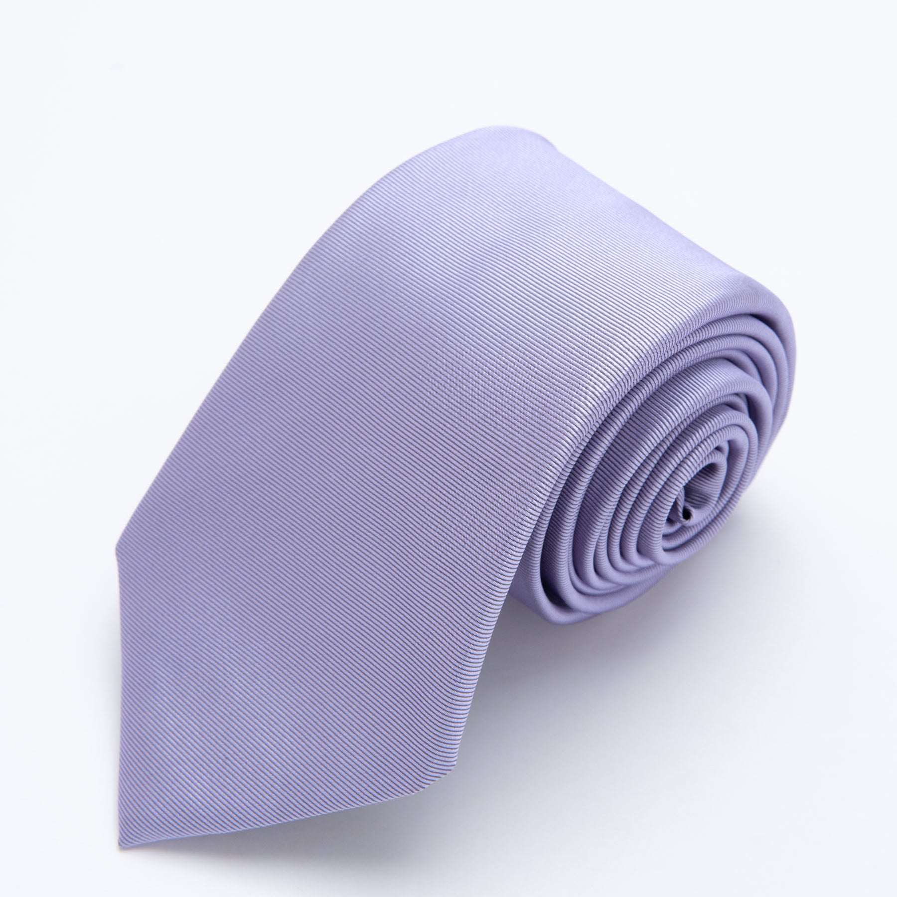 CORBATA PÚRPURA CON RAYAS HORIZONTALES LABRADAS