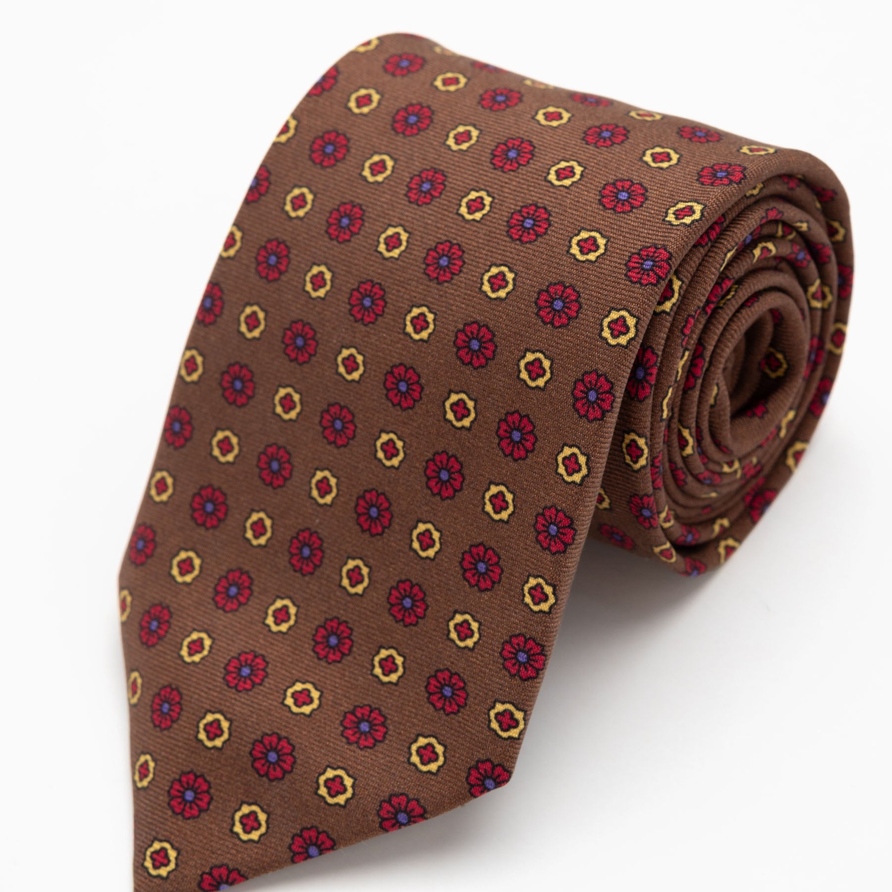 CORBATA MARRON CON FLORES ROJAS Y AMARILLAS