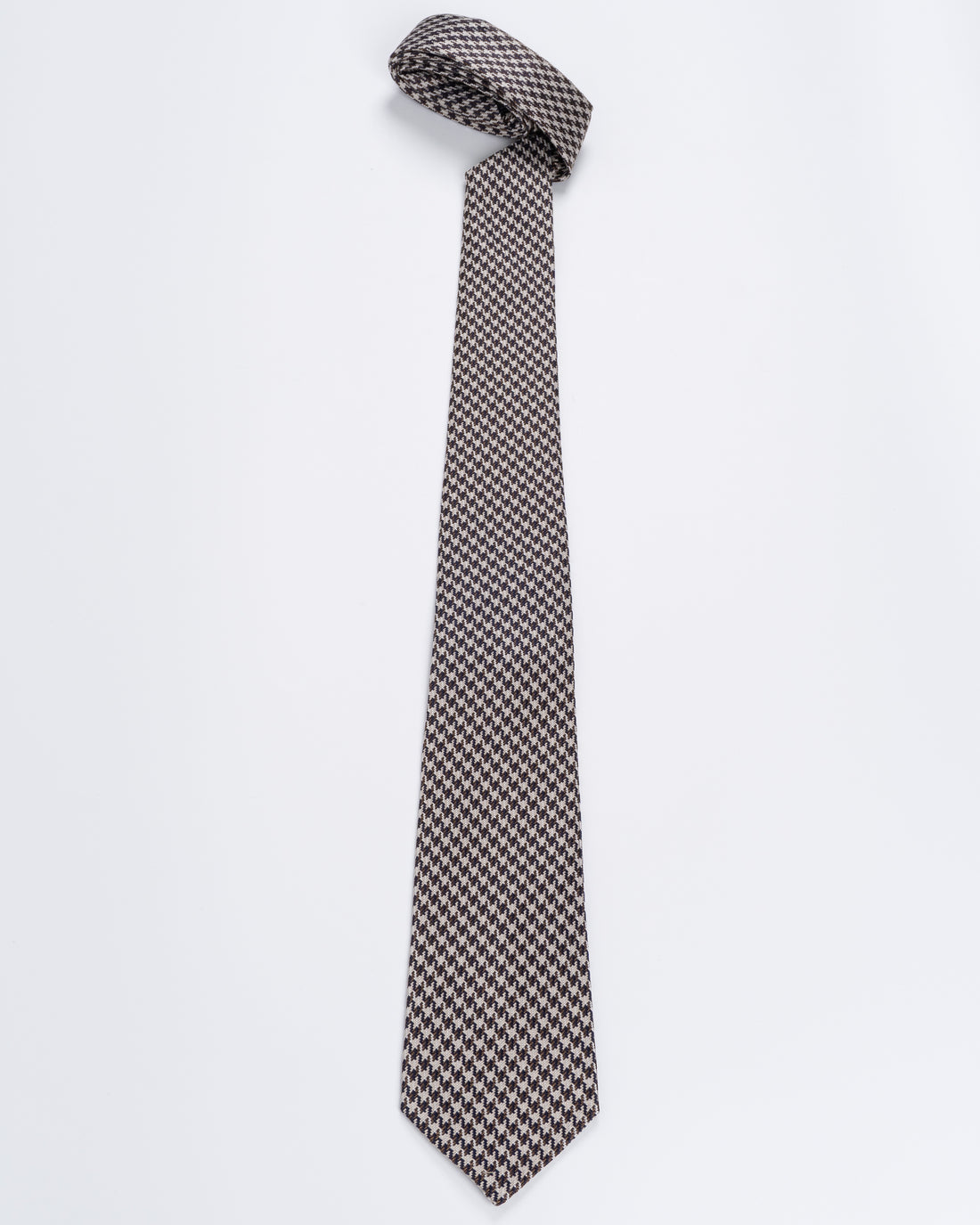 Corbata Fondo Marrón con Diseños
