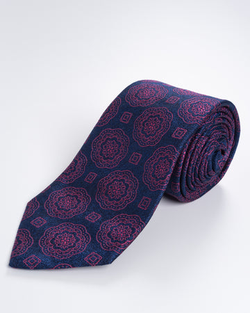 Corbata Fondo Azul con detalles Fucsia