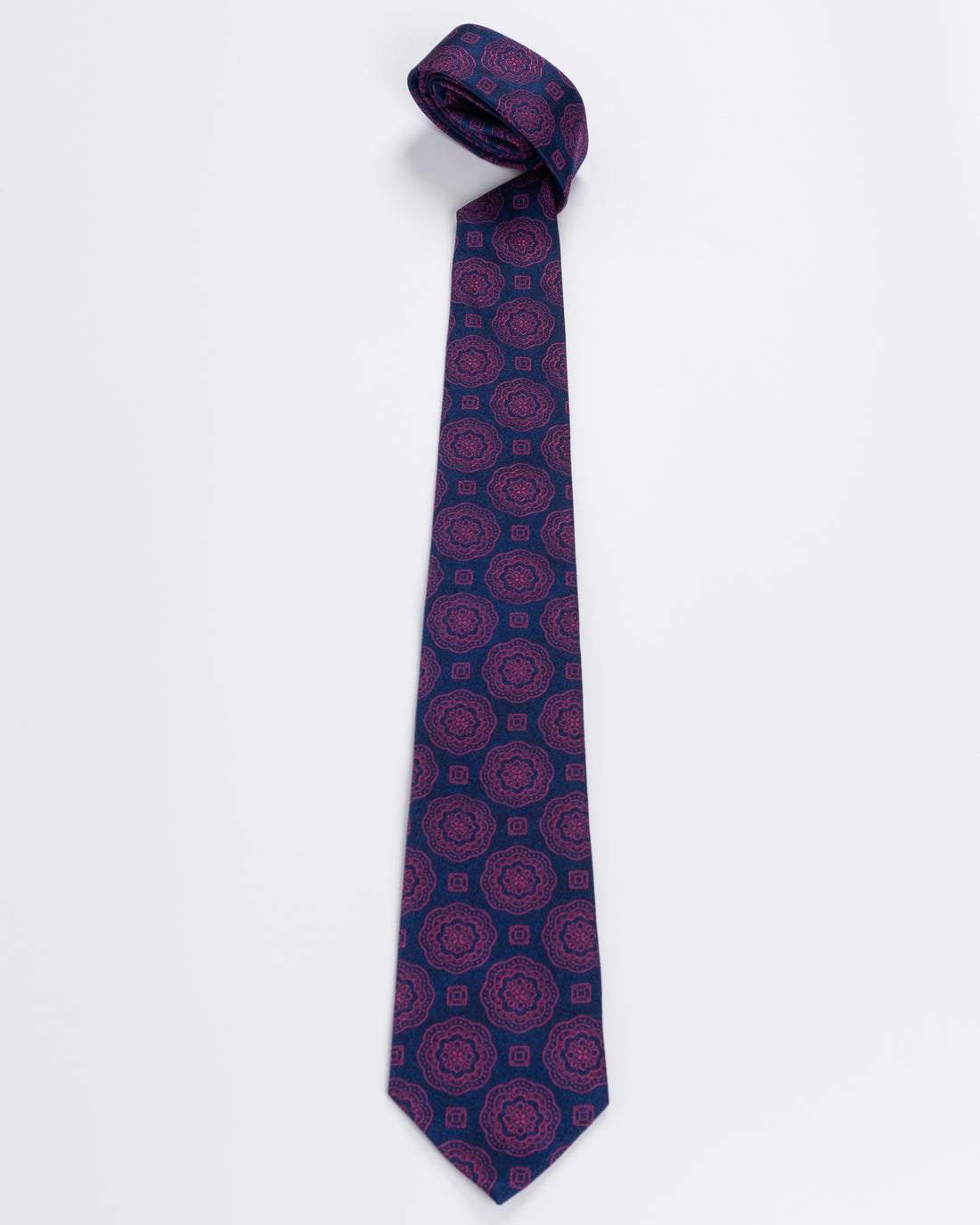 Corbata Fondo Azul con detalles Fucsia