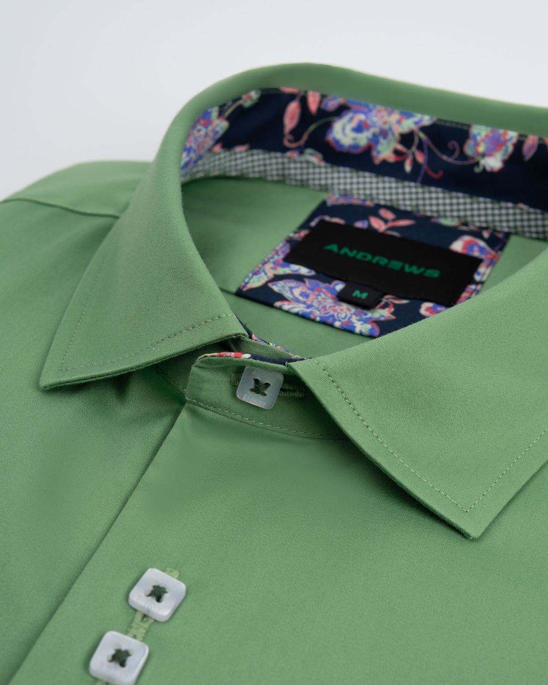 Camisa Casual - Verde con Contraste en el Puño, Cuello y Pechera