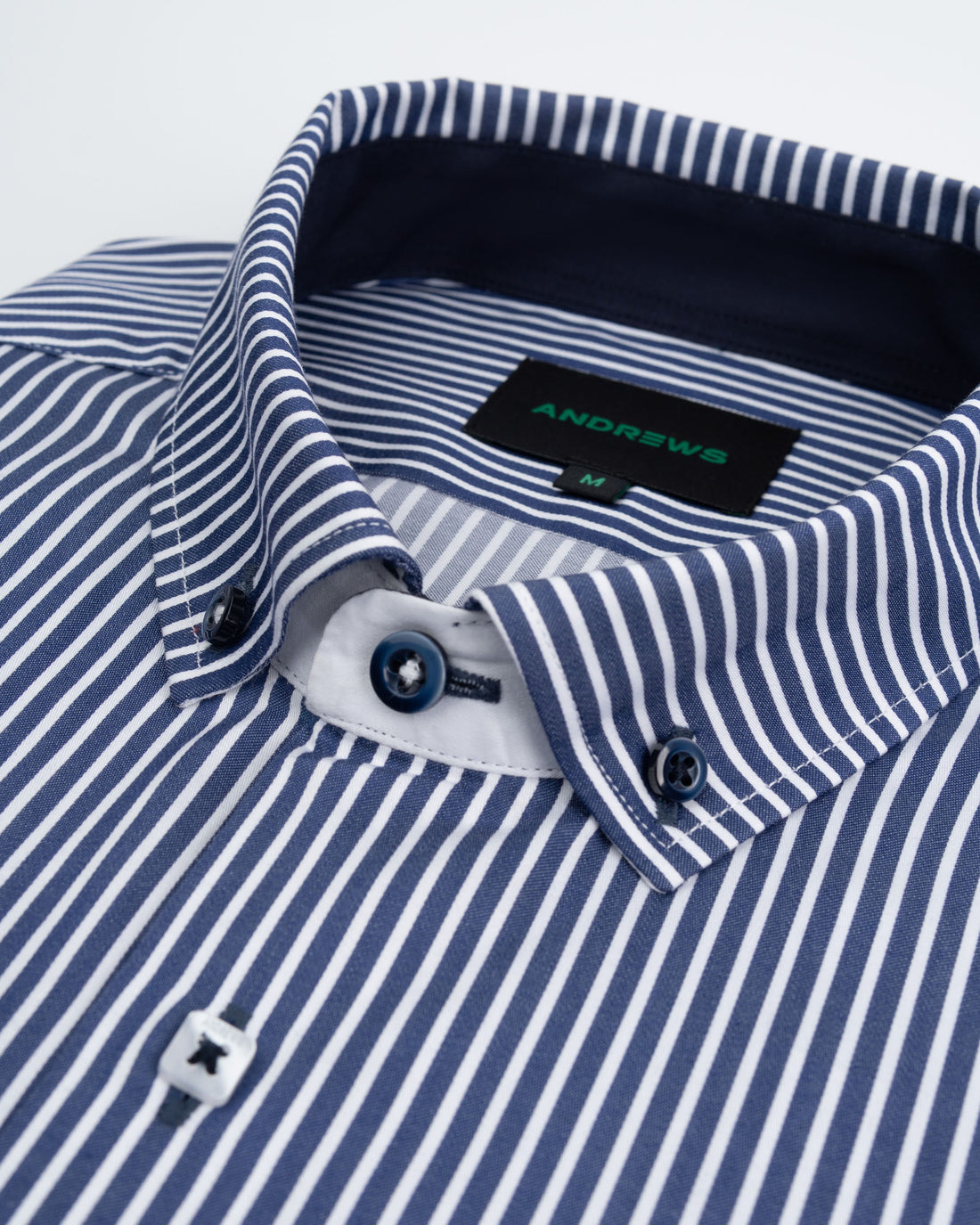 Camisa Casual - Azul con rayas Blancas con detalles en el Puño y Pechera