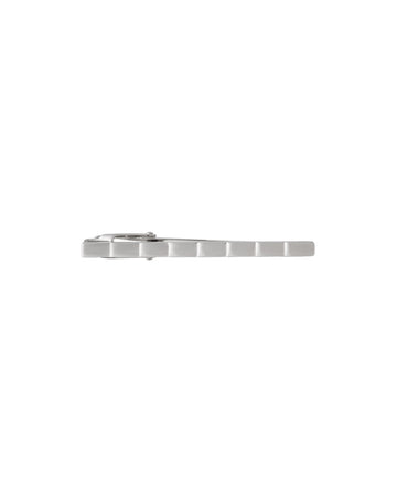 Pasador de Corbata Plateado con Relieve Estilizado