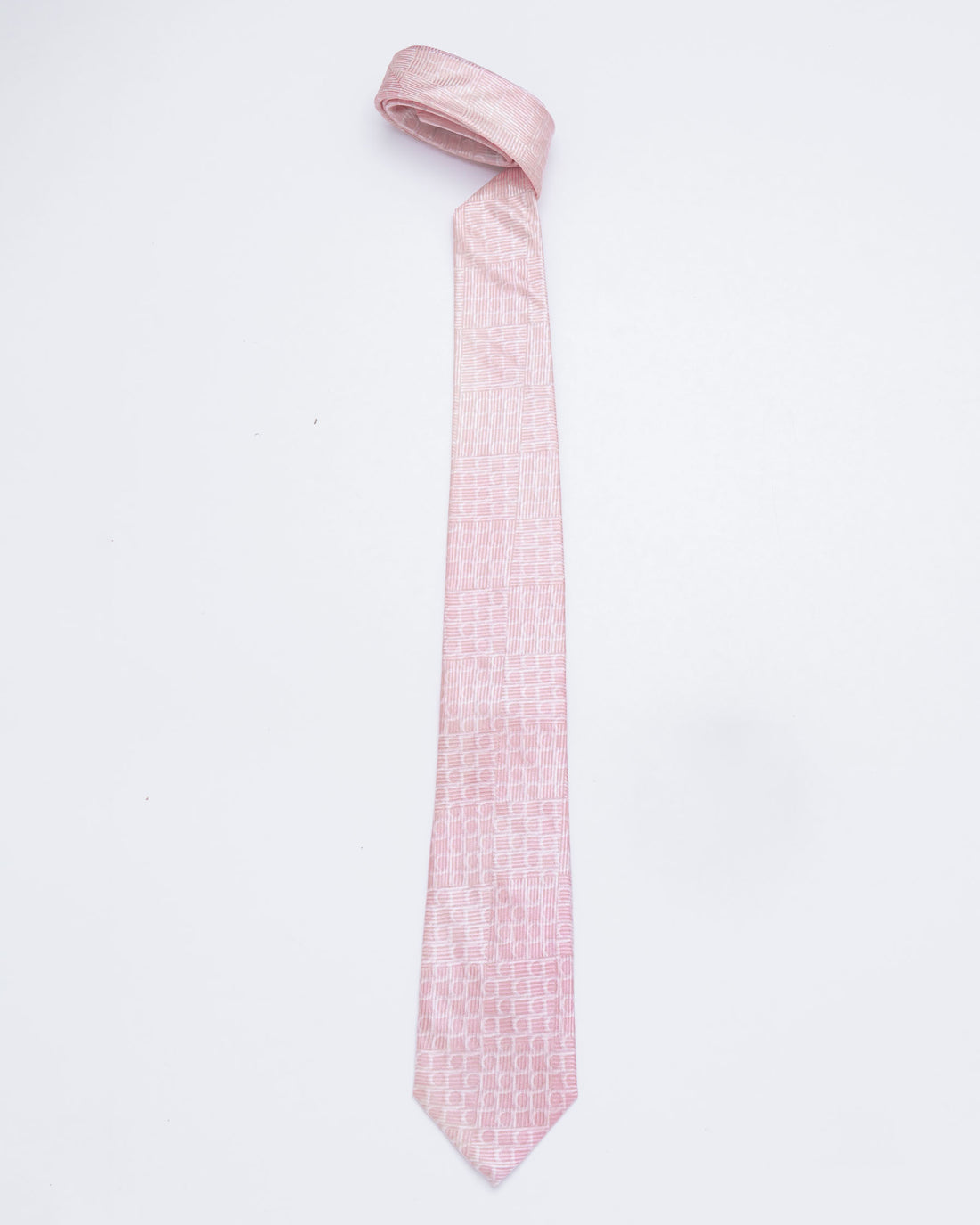 CORBATA ROSADA DISEÑO DE CUADROS CON CIRCULOS BLANCOS