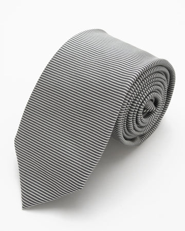 CORBATA GRIS CLARO CON DISEÑO DE LINEAS