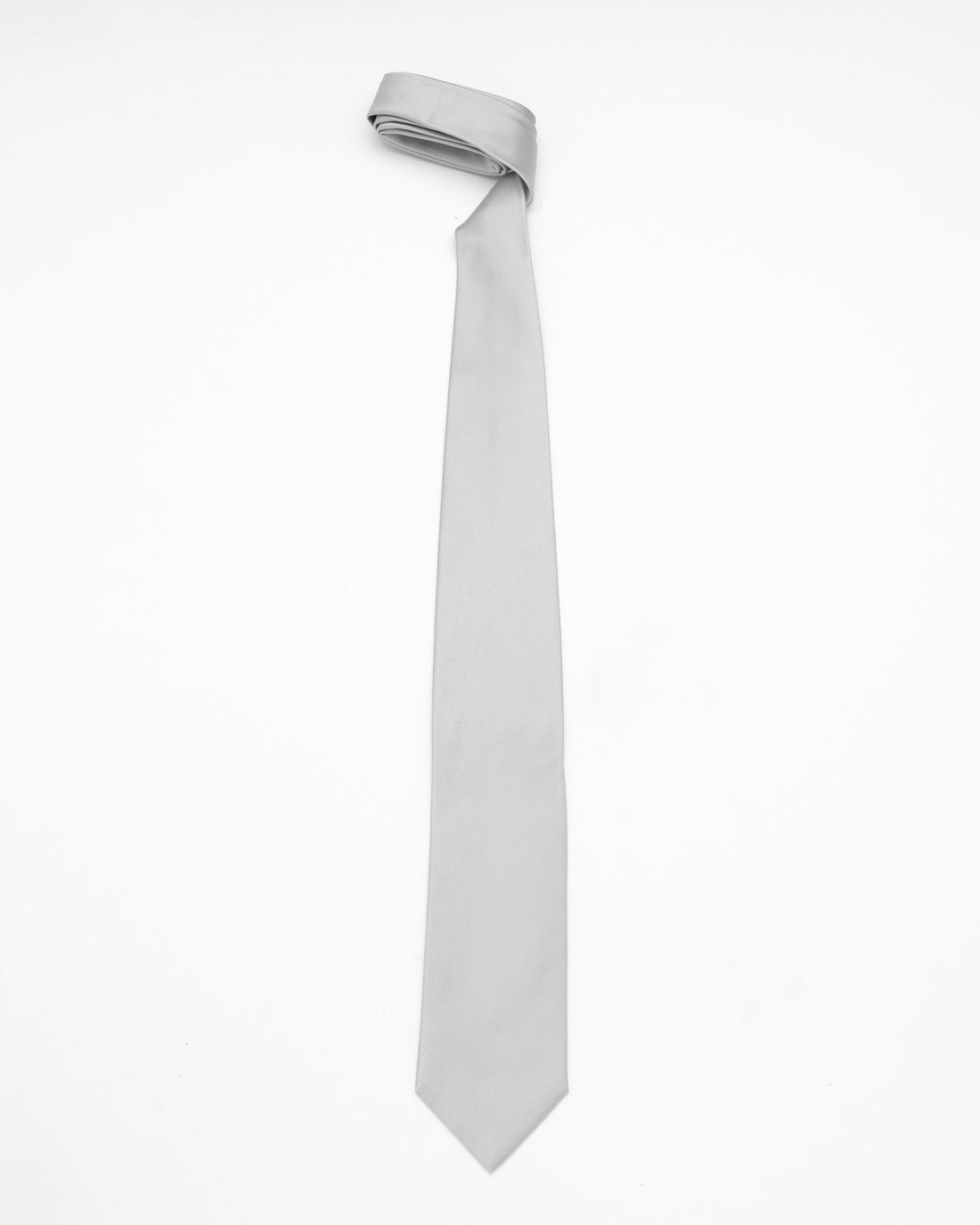 CORBATA COLOR PLATA SOLIDA BRILLOSO