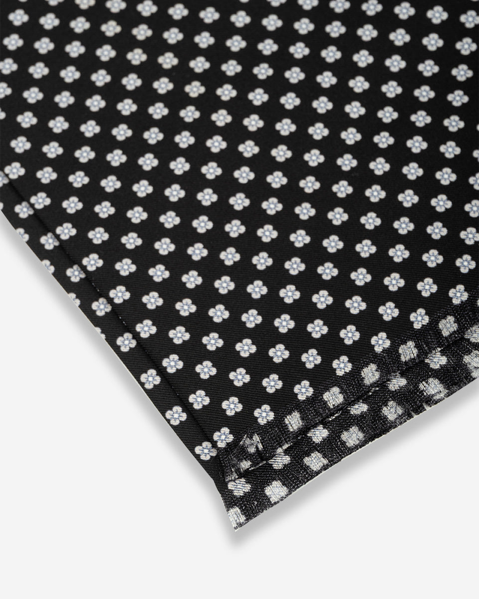 Bufanda - Foulard Color Negro con Flores Blancas
