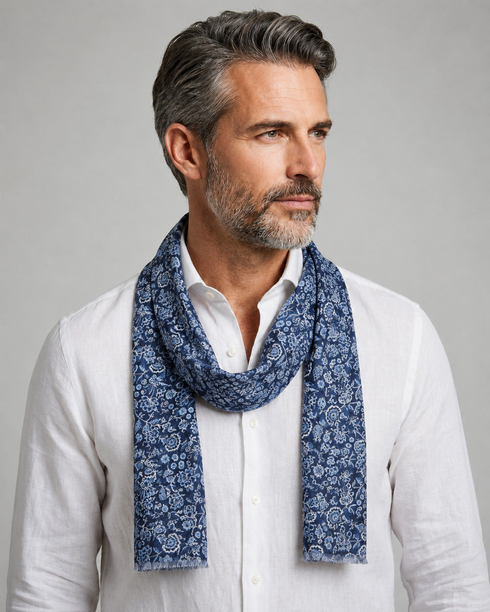 Bufanda - Foulard Color Azul con Diseño Floral