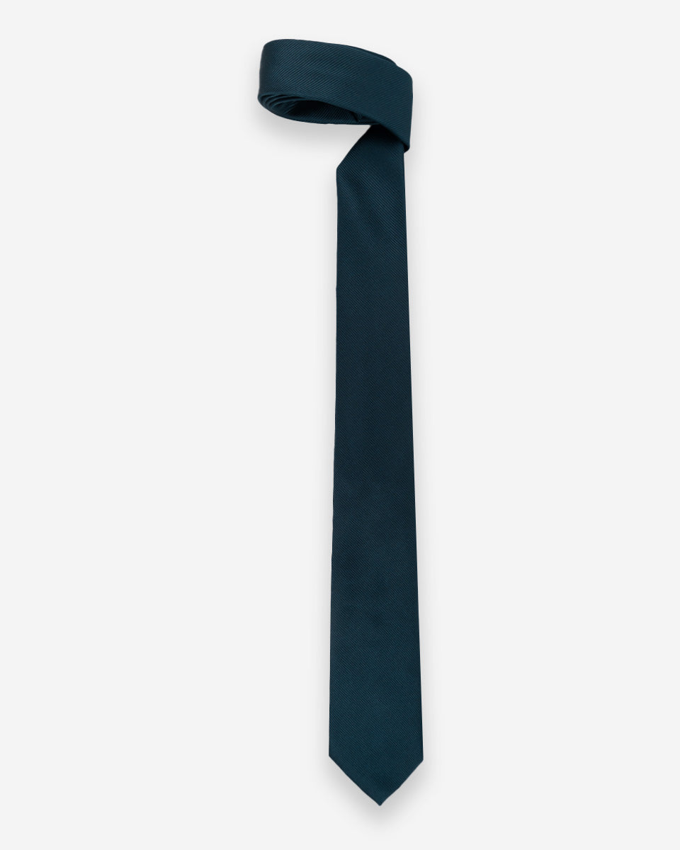 Corbata Color Cobalto Oscuro con Finas Líneas
