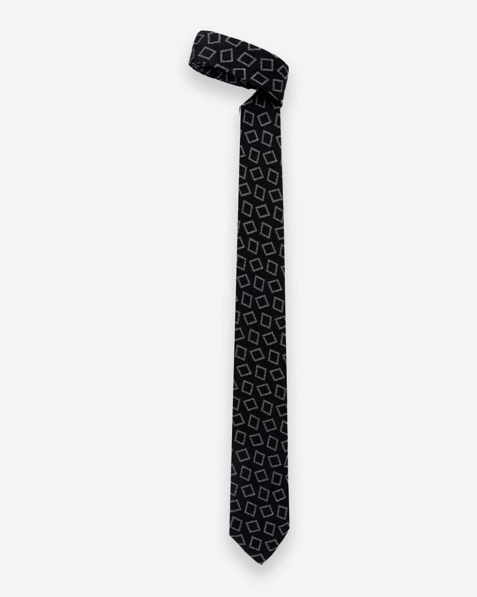 Corbata Color Negro con Diseño de Cuadros