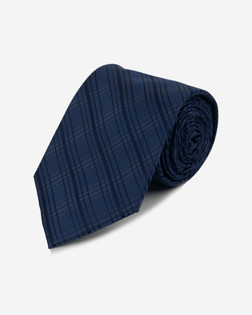 Corbata Color Azul con Diseño de Rayas Diagonales