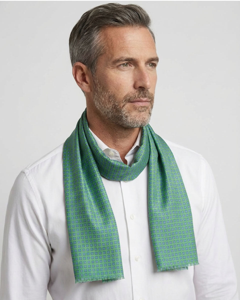 Bufanda - Foulard Verde Claro con Diseño Azulino