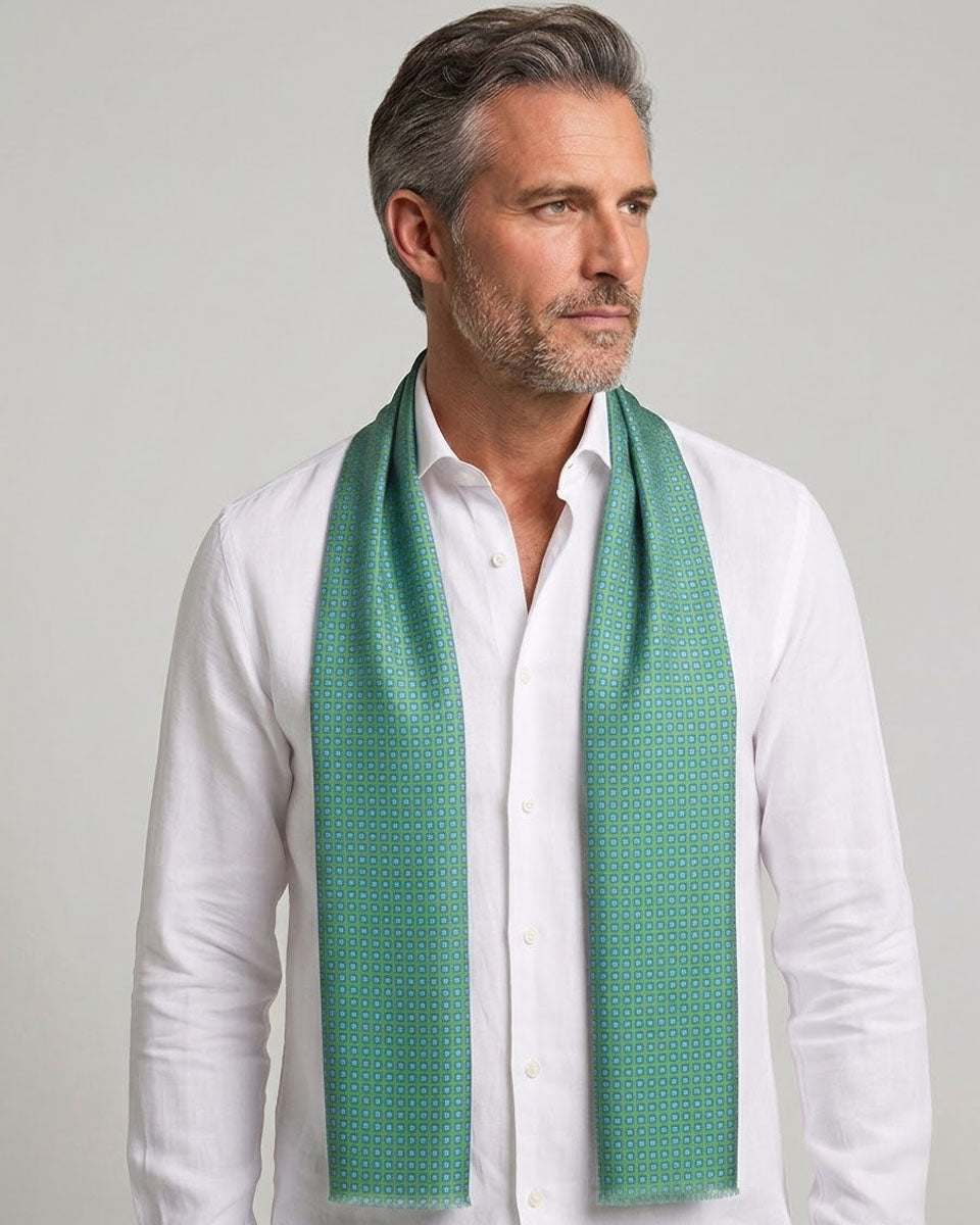 Bufanda - Foulard Verde Claro con Diseño Azulino