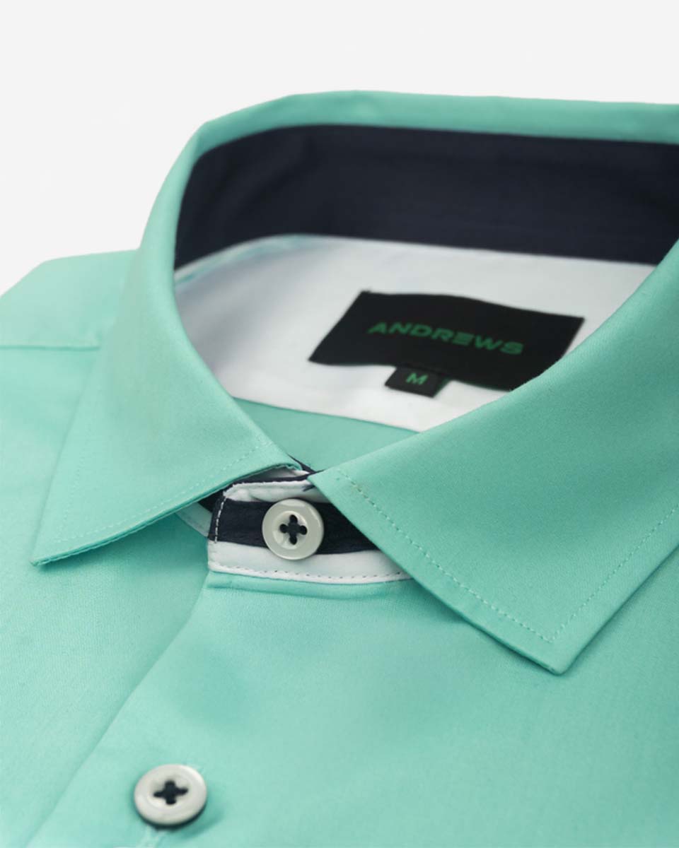 Camisa Casual color Verde Agua con Detalles Azul en Cuello y Puños