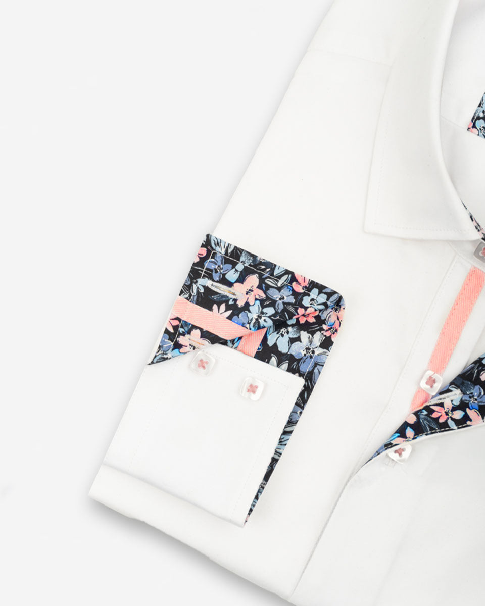 Camisa Casual Blanco con Detalles Rosado en Cuello y Puños