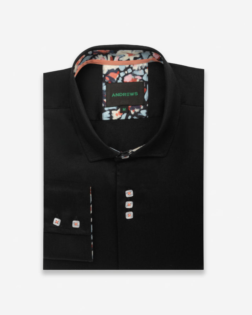 Camisa Casual Negra con Detalles Coral en Cuello y Puños