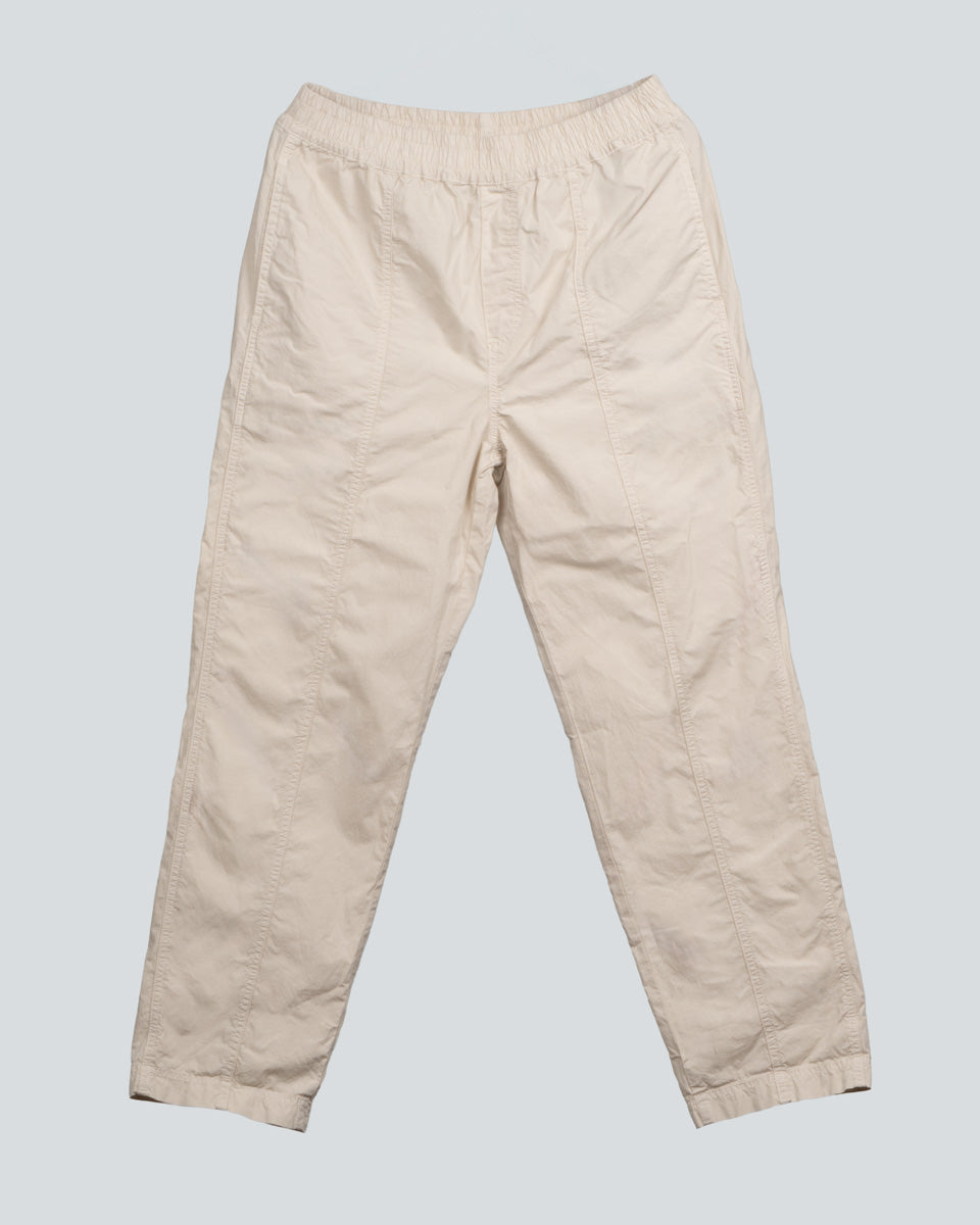 Pantalón Mónica con Bolsillo Posterior y Acabado Garment Dye de mujer